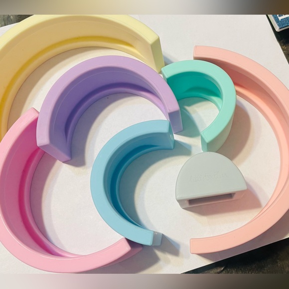 Little Teether Stacking Rainbow - Picture 4 of 4